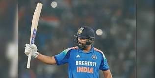 IND vs ENG: रोहित शर्मा ने कटक में मैच विनिंग सेंचुरी लगाकर पूर्व हेड कोच राहुल द्रविड़ का रिकॉर्ड तोड़ा