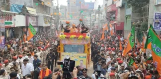 यूपी के सीएम योगी आदित्यनाथ ने दरभंगा में किया रोड शो, प्रत्याशी को जिताने की अपील