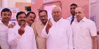 बिहार में पहले चरण के चुनाव में सुबह 9 बजे तक 13.13 प्रतिशत वोटिंग, सीएम ने डाला वोट